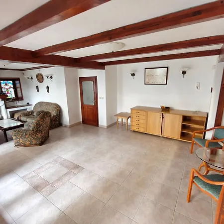 Chalet White Wolf